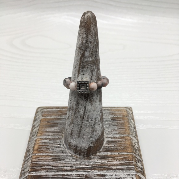 HANDCRAFTED Pink Zebra Jasper w/square Stretch Bead Ring - Picture 1 of 2